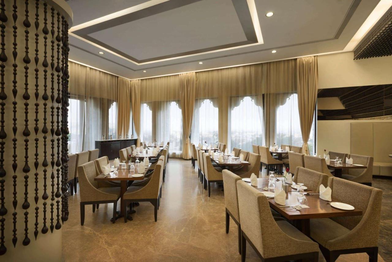 Ramada Udaipur Resort & Spa Exteriér fotografie