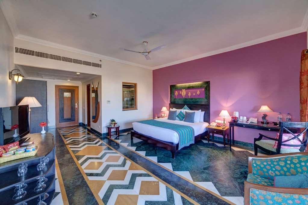 Ramada Udaipur Resort & Spa Pokoj fotografie
