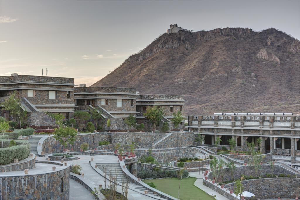 Ramada Udaipur Resort & Spa Exteriér fotografie
