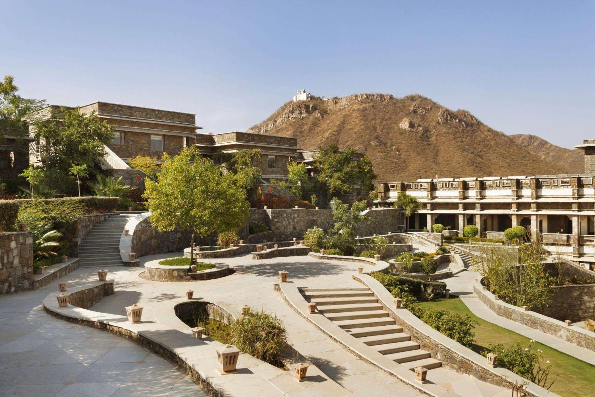 Ramada Udaipur Resort & Spa Exteriér fotografie