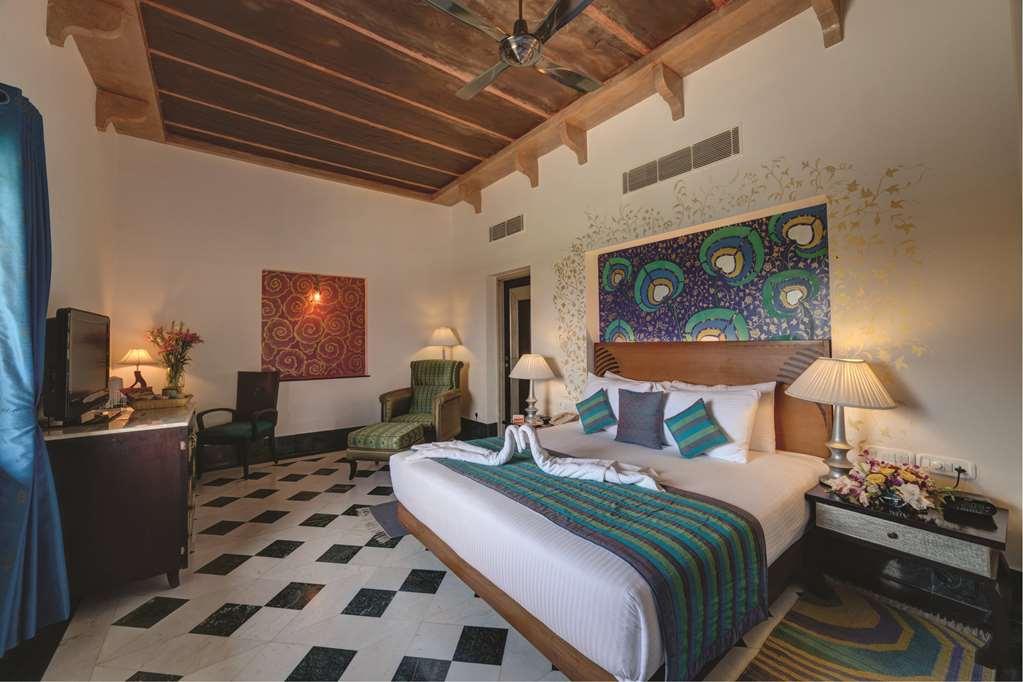 Ramada Udaipur Resort & Spa Pokoj fotografie