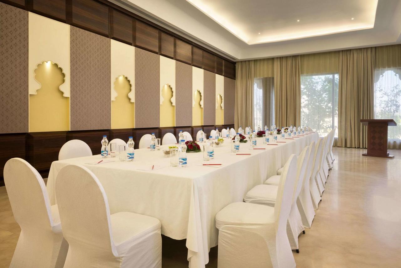 Ramada Udaipur Resort & Spa Exteriér fotografie